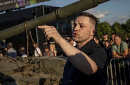 Precipita elicottero vicino asilo nido in Ucraina: tra le vittime il ministro dell'Interno
